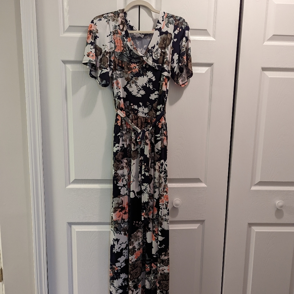 Maxi maternity dress boutique